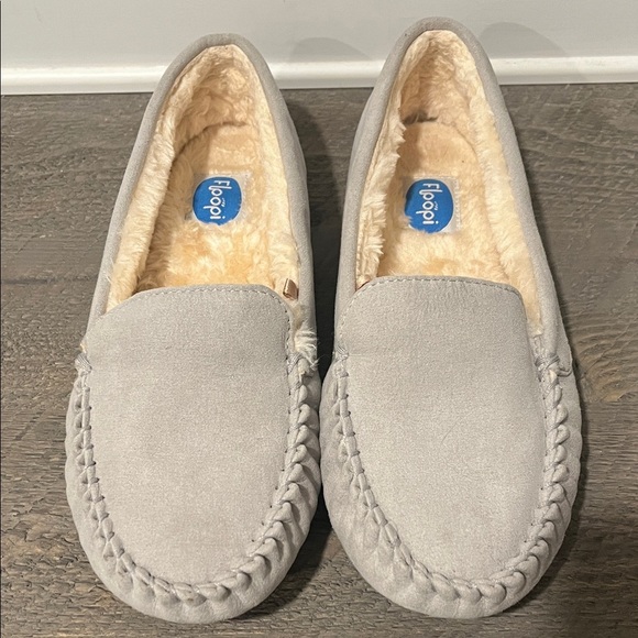 Floopi Shoes - Floopi Women's Gray Moccasin Slipper Indoor/Outdoor Faux Fur Size 10